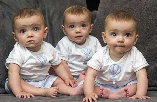 Генетическая ксерокопия: тройняшки, которых различает только мать